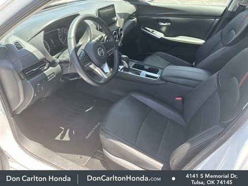 Used 2023 Nissan Sentra SR w/ SR Premium Package FWD image 11