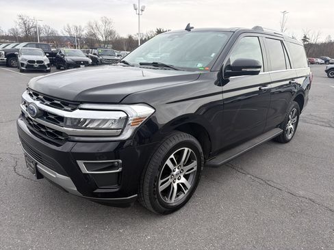Used 2024 Ford Expedition Limited image 8