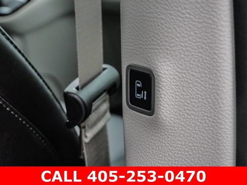 Used 2024 Chrysler Pacifica Touring-L AWD/4WD image 38