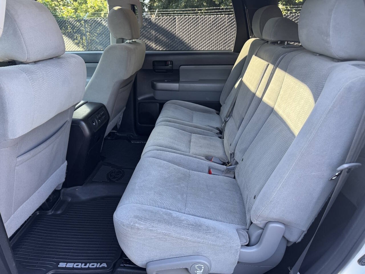 Used 2016 Toyota Sequoia SR5 AWD/4WD image 11