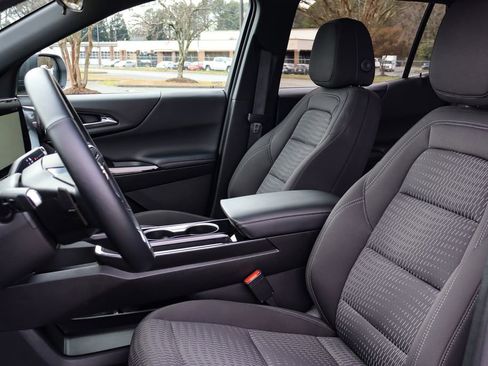 Used 2025 Chevrolet Equinox LT image 9