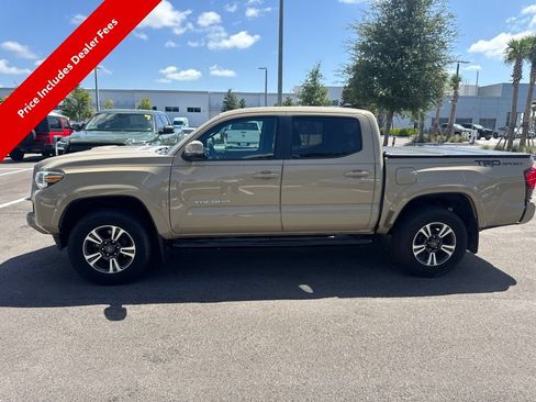 Used 2018 Toyota Tacoma TRD Sport RWD image 2