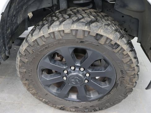 Used 2022 RAM 2500 Big Horn w/ Night Edition AWD/4WD image 3
