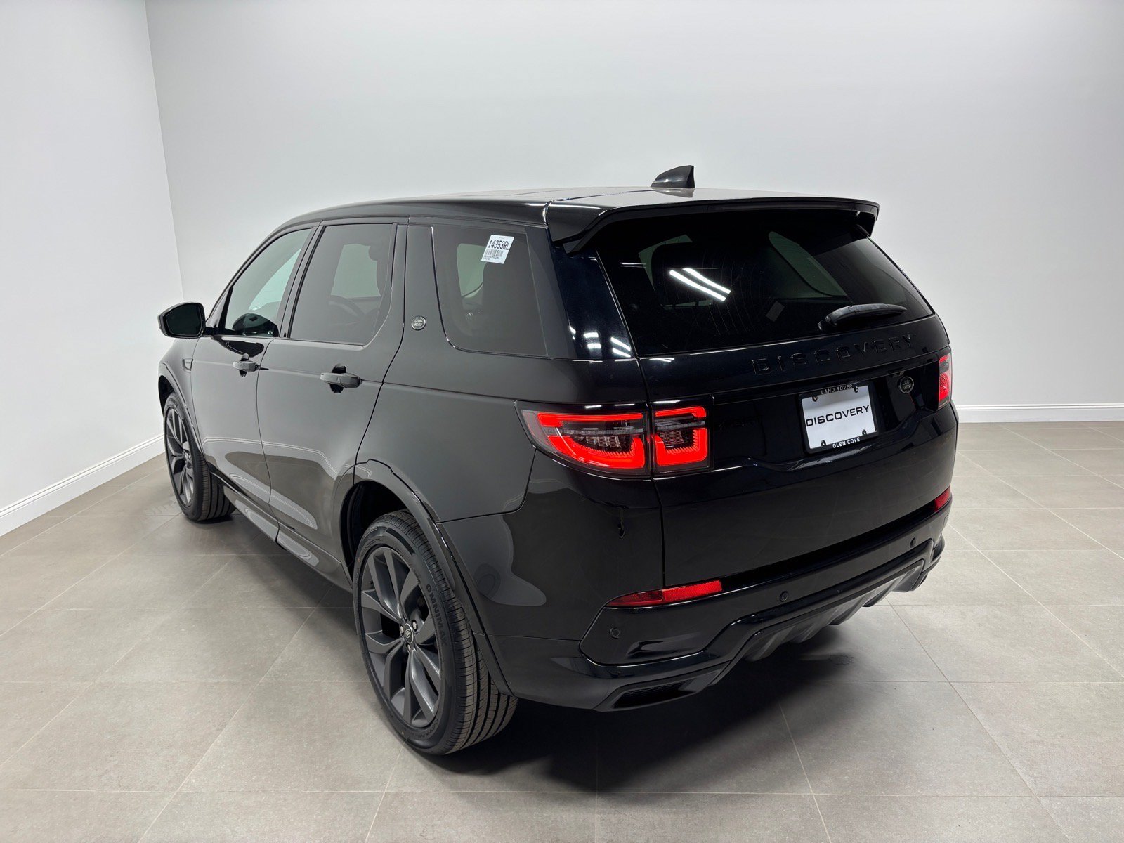 Used 2023 Land Rover Discovery Sport SE R-Dynamic AWD/4WD image 9