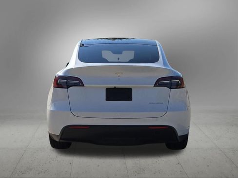 Used 2023 Tesla Model Y AWD image 5