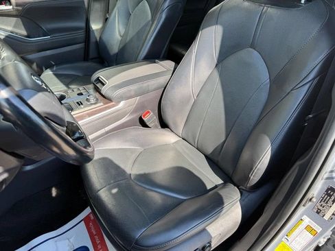 Used 2023 Toyota Highlander Limited AWD/4WD image 17