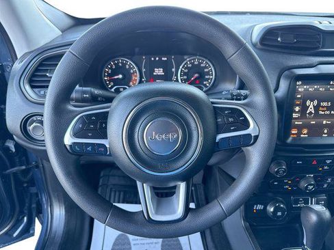 Used 2023 Jeep Renegade Latitude AWD/4WD image 11