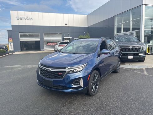 Used 2023 Chevrolet Equinox RS w/ RS Leather Package AWD/4WD image 3