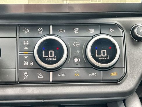 Used 2026 Land Rover Defender 110 S AWD/4WD image 27