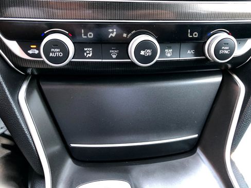 Used 2018 Honda Accord Sport image 18