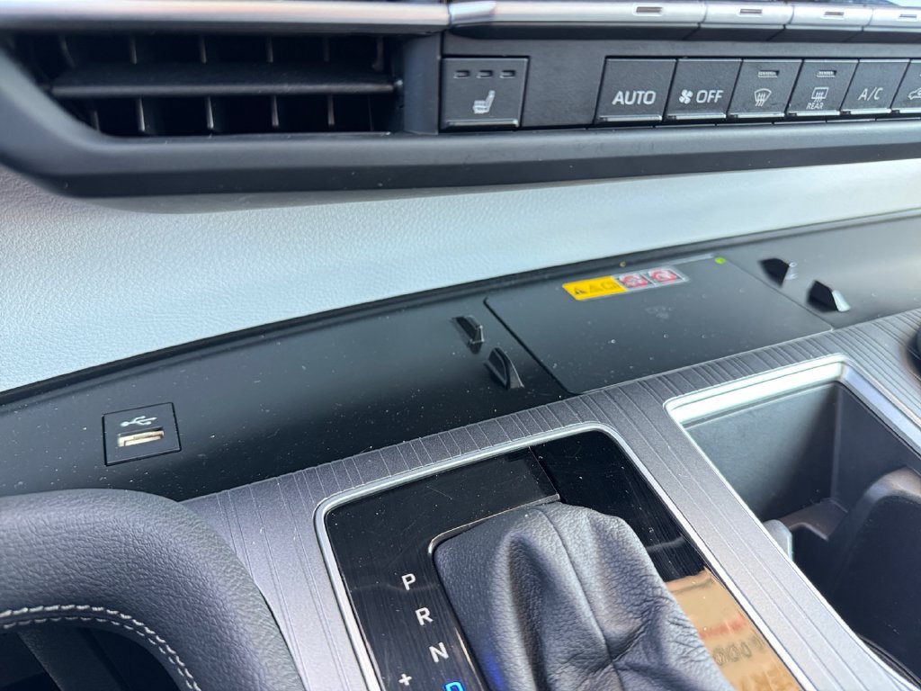 Certified 2025 Toyota Sienna XLE AWD/4WD image 24