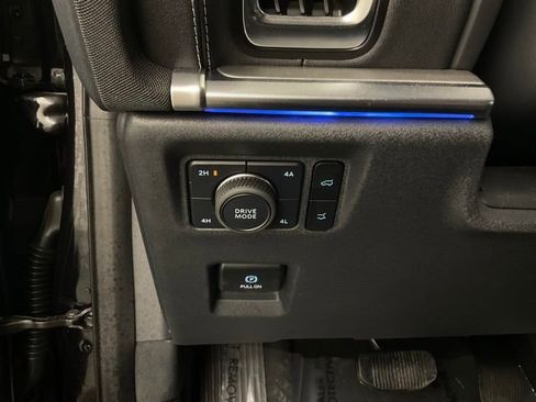 Used 2025 Ford Expedition Platinum AWD/4WD image 14