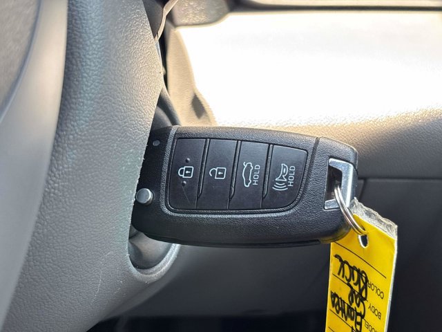 Certified 2024 Hyundai Elantra SE FWD image 25