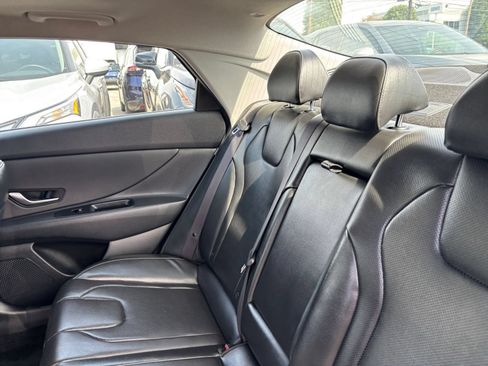 Used 2025 Hyundai Elantra Limited FWD image 41