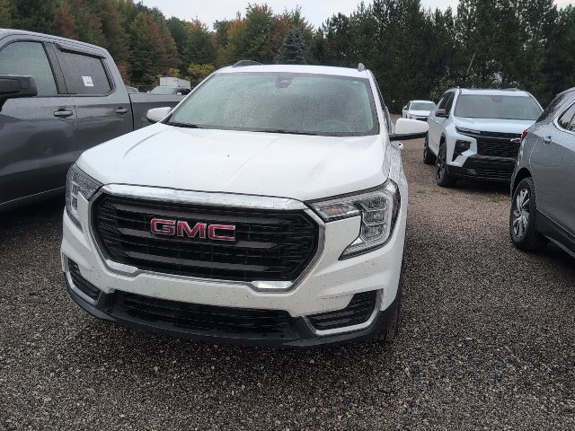 Used 2022 GMC Terrain SLE w/ Driver Convenience Package AWD/4WD image 2
