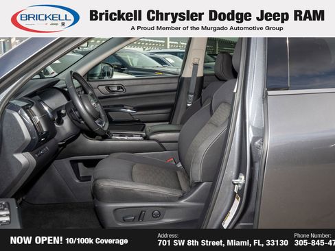 Used 2024 Nissan Pathfinder SV image 16