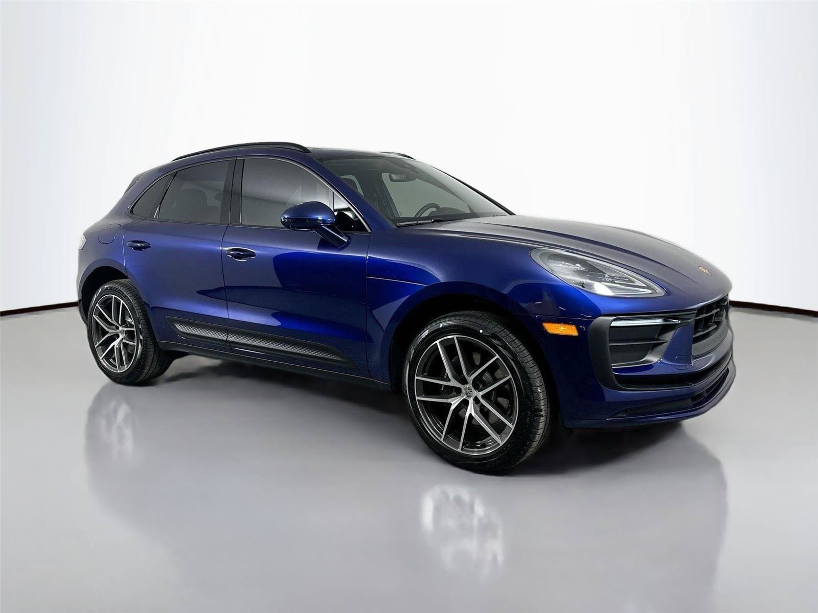 Certified 2026 Porsche Macan Turbo AWD/4WD image 9