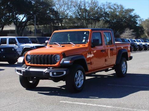 Certified 2025 Jeep Gladiator Sport image 5
