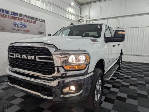 Used 2024 RAM 2500 Big Horn AWD/4WD image 3