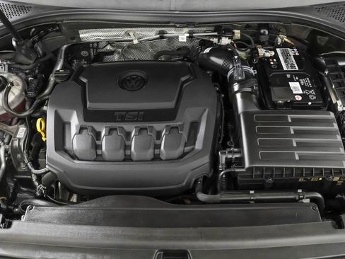 Used 2022 Volkswagen Tiguan SE AWD/4WD image 48