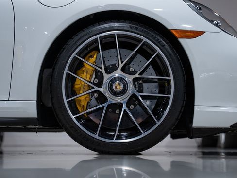 Used 2017 Porsche 911 Turbo S image 44