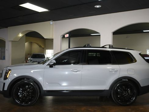 Used 2022 Kia Telluride SX w/ SX Prestige Package image 51