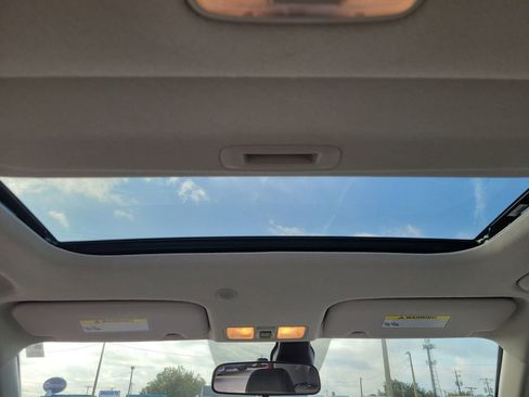 Used 2023 Hyundai Venue SEL w/ Cargo Package image 13