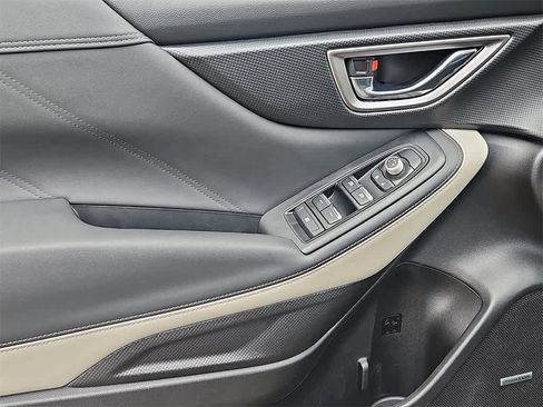 Used 2023 Subaru Forester Limited image 11