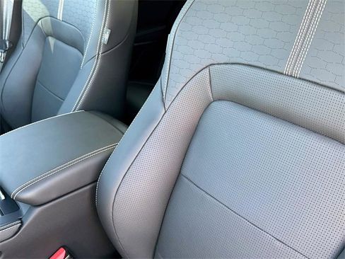 New 2025 Jaguar F-PACE R-Dynamic S image 17