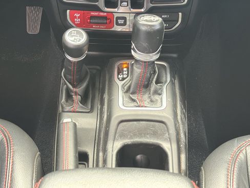 Used 2018 Jeep Wrangler Unlimited Rubicon AWD/4WD image 19