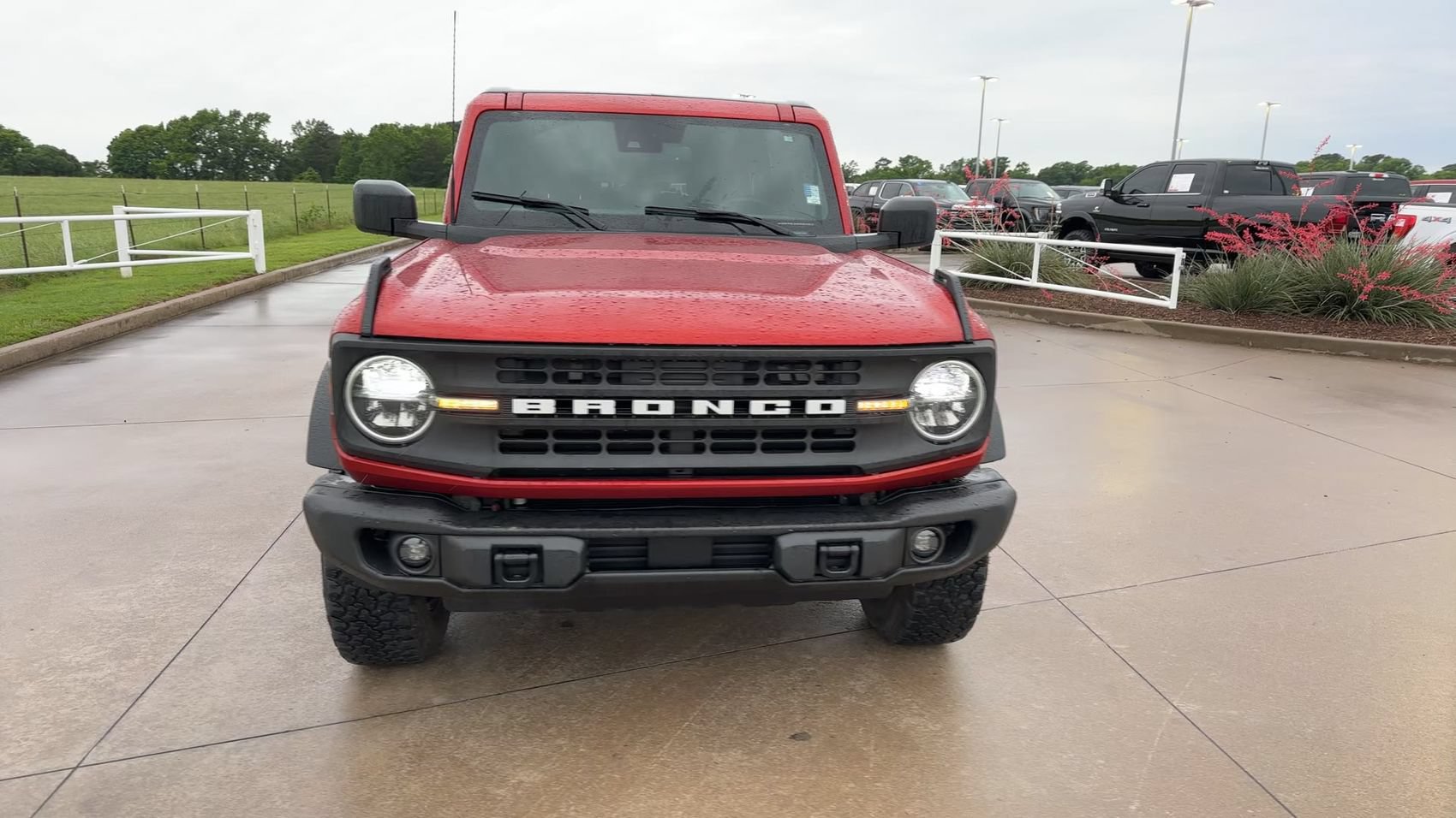 Used 2022 Ford Bronco Black Diamond AWD/4WD image 2