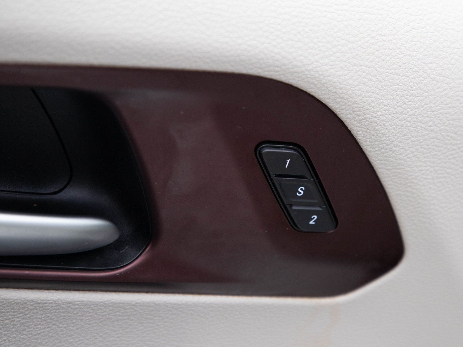 Used 2017 Chrysler Pacifica Limited FWD image 24