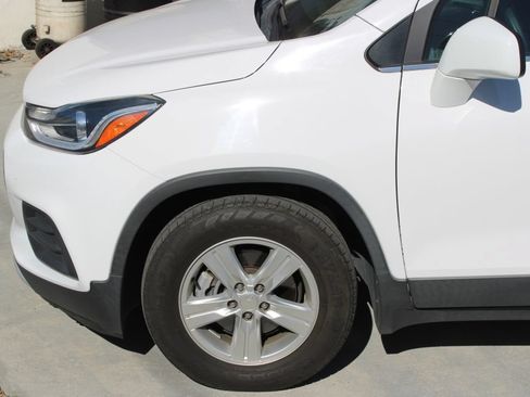 Used 2019 Chevrolet Trax LT w/ LT Convenience Package FWD image 7