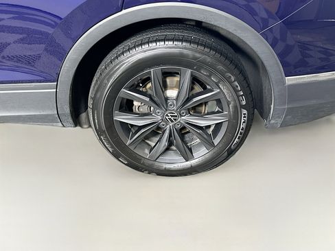 Used 2023 Volkswagen Tiguan SE FWD image 11