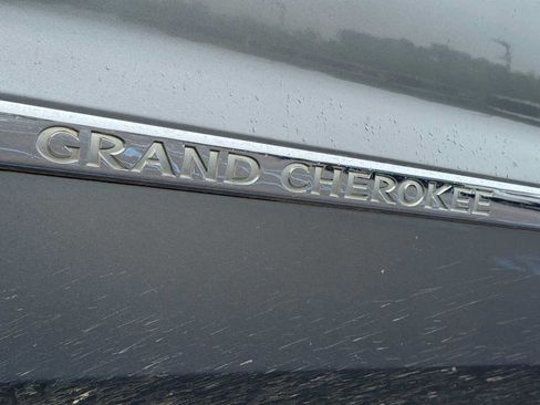 Used 2013 Jeep Grand Cherokee Laredo AWD/4WD image 16