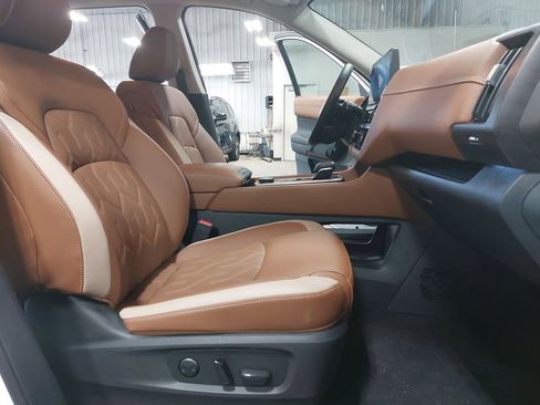 New 2026 Nissan Pathfinder Platinum AWD/4WD image 10