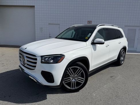 Used 2024 Mercedes-Benz GLS 450 4MATIC image 1
