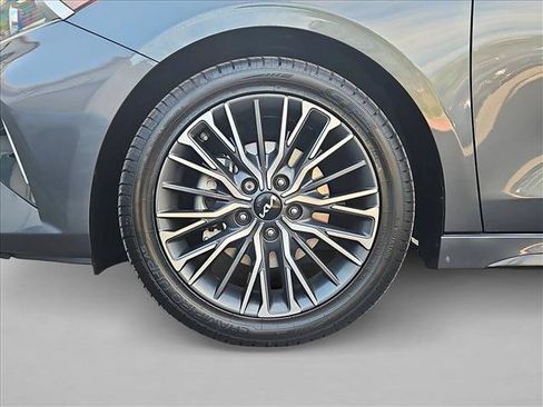 Used 2023 Kia Forte GT-Line w/ GT-Line Technology Package FWD image 23