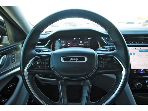 Used 2021 Jeep Grand Cherokee L Overland w/ Luxury Tech Group IV image 16