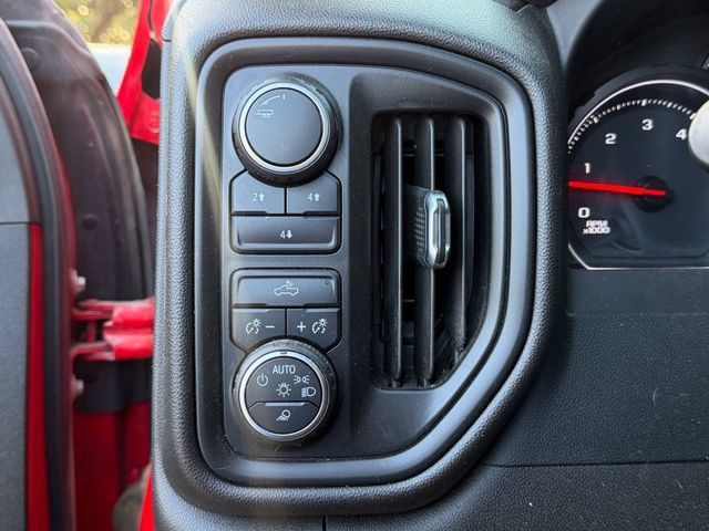 Used 2022 Chevrolet Silverado 2500 Custom w/ Custom Value Package AWD/4WD image 9