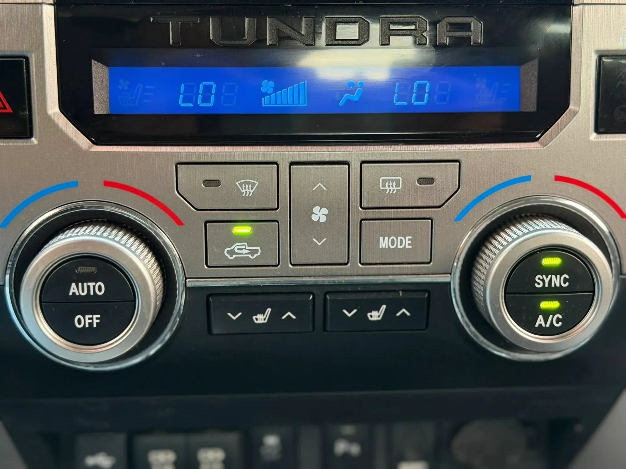 Used 2021 Toyota Tundra Limited w/ Limited Premium Package AWD/4WD image 29