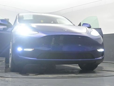 Used 2020 Tesla Model Y Long Range image 29