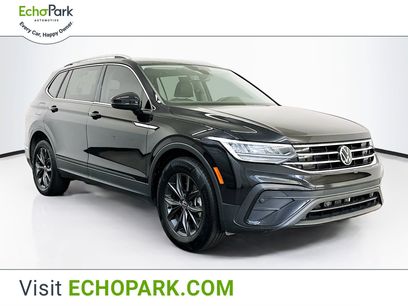 Used 2022 Volkswagen Tiguan SE w/ Panoramic Sunroof Package