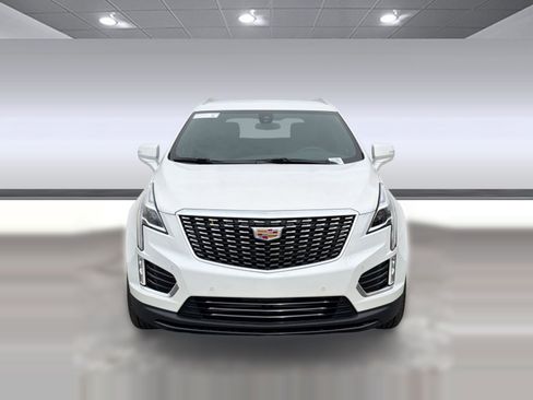 New 2026 Cadillac XT5 Luxury w/ LPO, Floor Liner Package AWD/4WD image 6