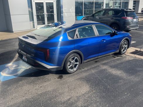 Used 2025 Kia K4 LXS image 8