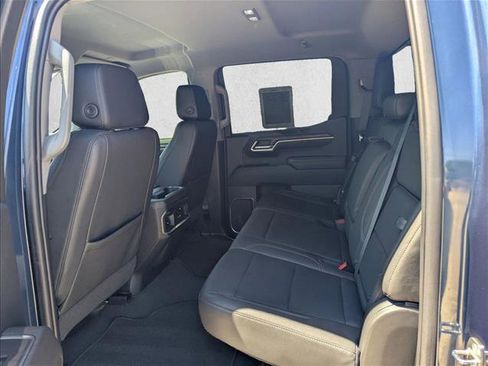 Used 2022 GMC Sierra 1500 SLT w/ SLT Convenience Package AWD/4WD image 18