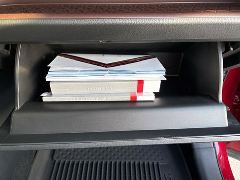 Used 2021 Toyota RAV4 Limited image 29