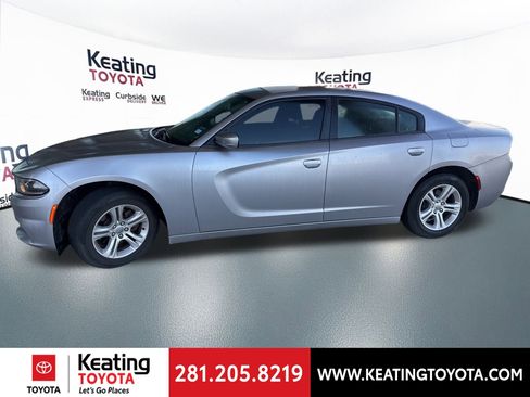 Used 2018 Dodge Charger SXT image 6
