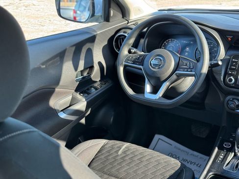 Used 2021 Nissan Kicks SV image 12