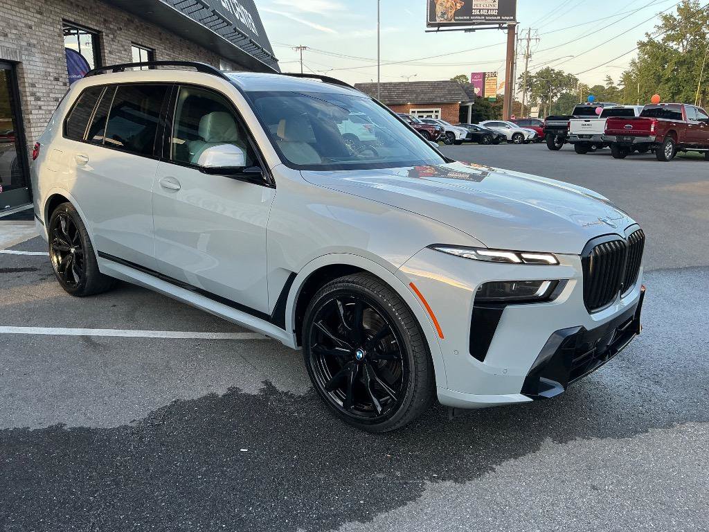 Used 2024 BMW X7 xDrive40i w/ Executive Package AWD/4WD image 9
